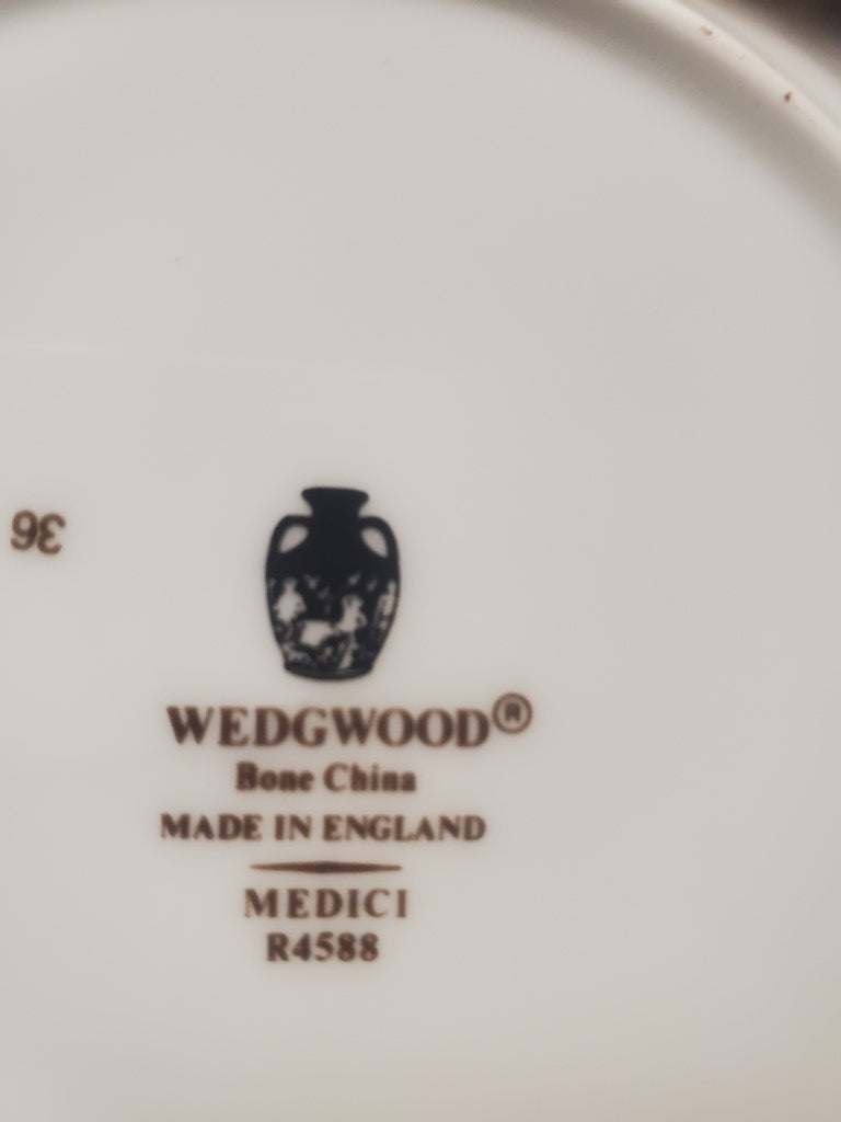 Set of 2 Wedgwood Medici Bread & Butter Plates