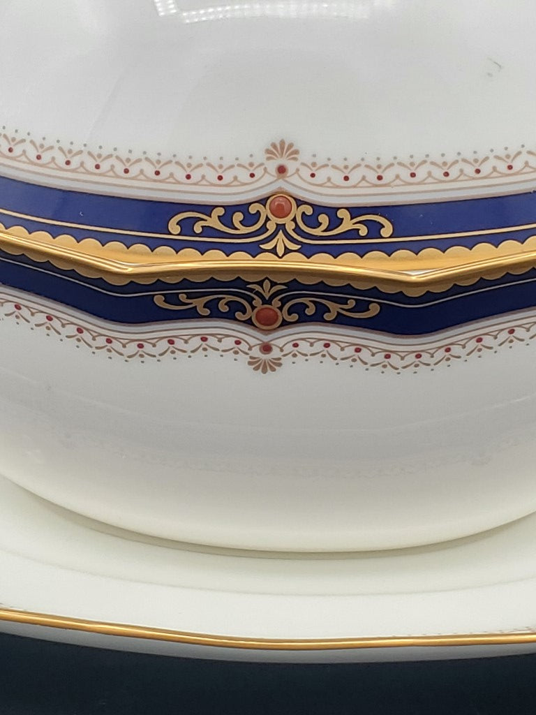 Noritake Lady Eve Gravy Boat with Lid and Underplate LK