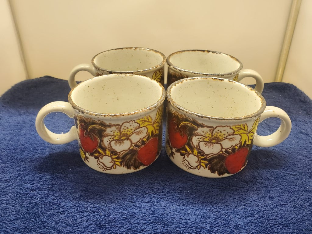 Set of 4 W R Midwinter Strawberry Cups LK
