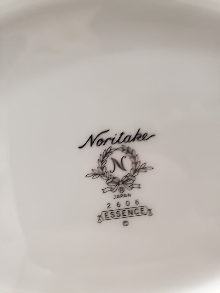 Noritake Essence 10" Oval Vegetable Bowl LK