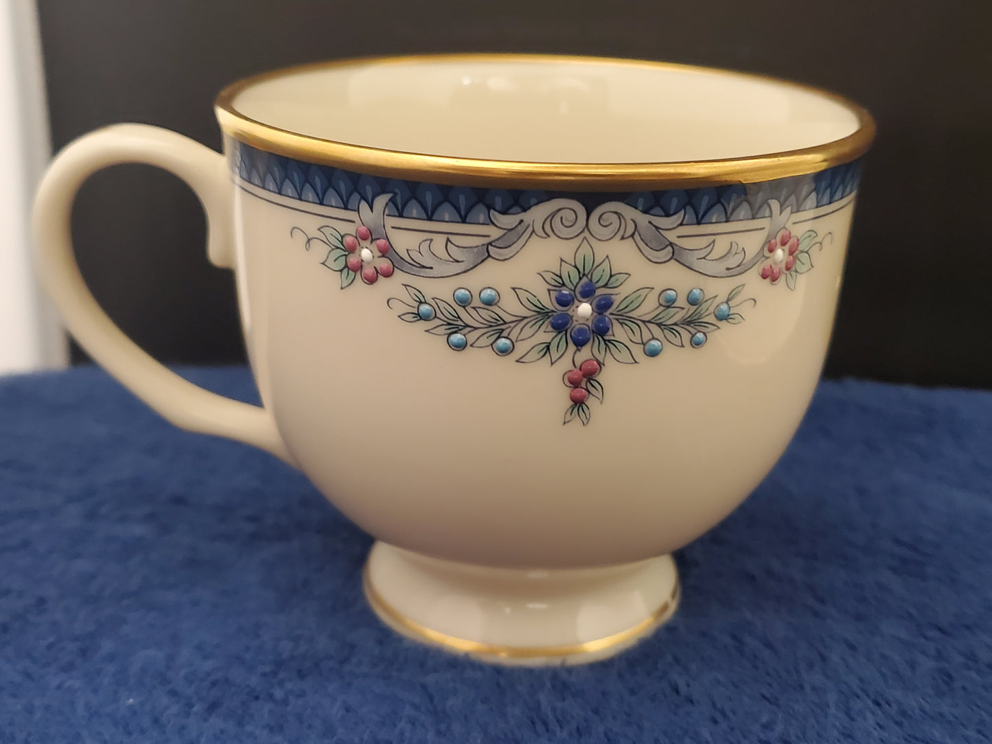 Set of 2 Lenox Columbia Cup & Saucer Sets