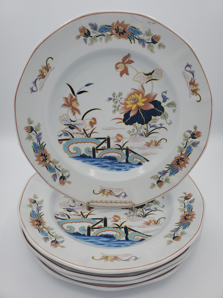 Set of 5 Wedgwood Lotus Dinner Plates LK