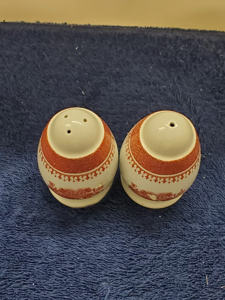 Spode Fitzhugh Red Salt & Pepper Set LK