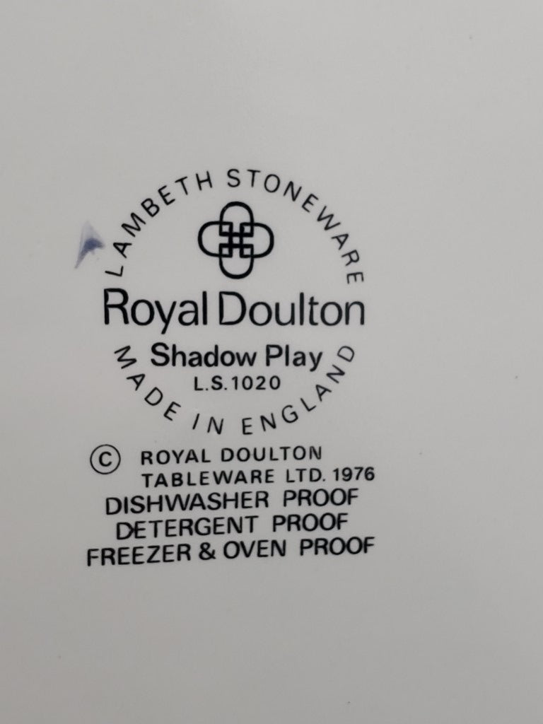 Set of 5 Royal Doulton Shadow Play Dinner Plates LK
