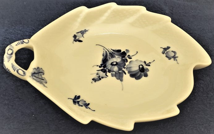 Royal Copenhagen Blue Flowers Braided Leaf Dish 8002 (Imperfect)
