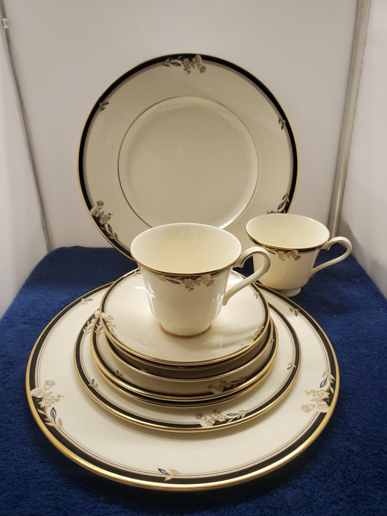 Minton Newbury 10 Piece Set LK