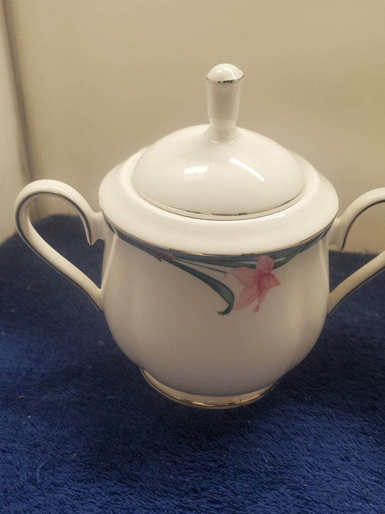 Lenox Patricia Creamer & Sugar Bowl with Lid LK