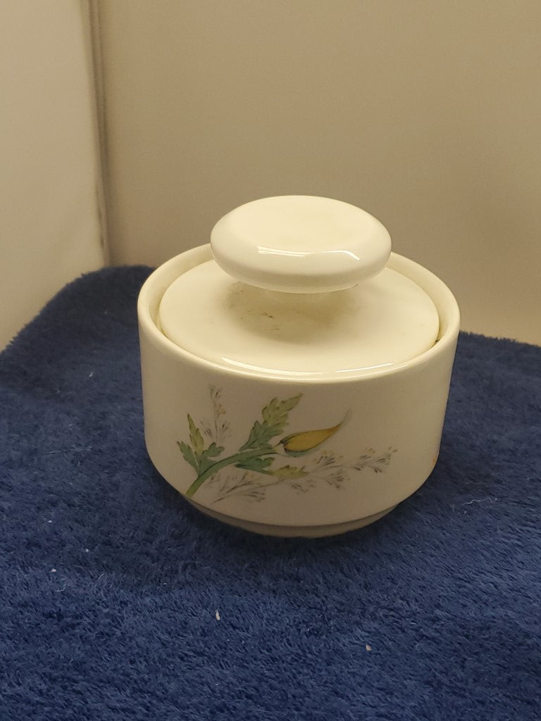Noritake Buttercup Sugar Bowl with Lid LK
