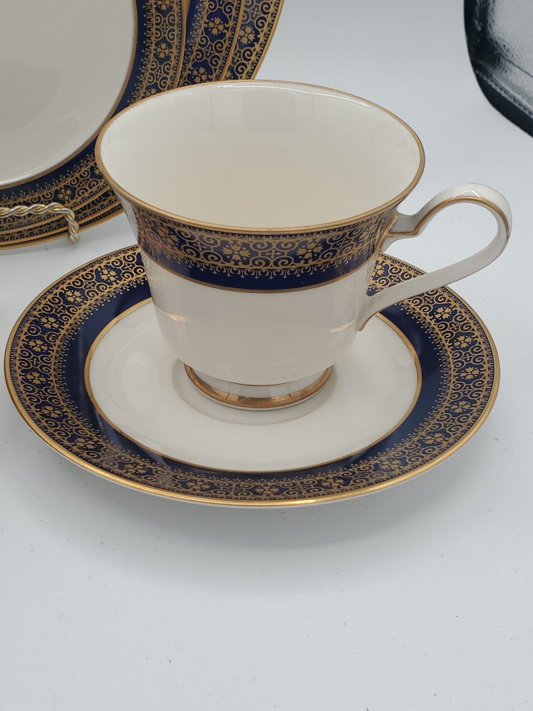 Noritake Aristocrat 6 Piece Place Setting LK