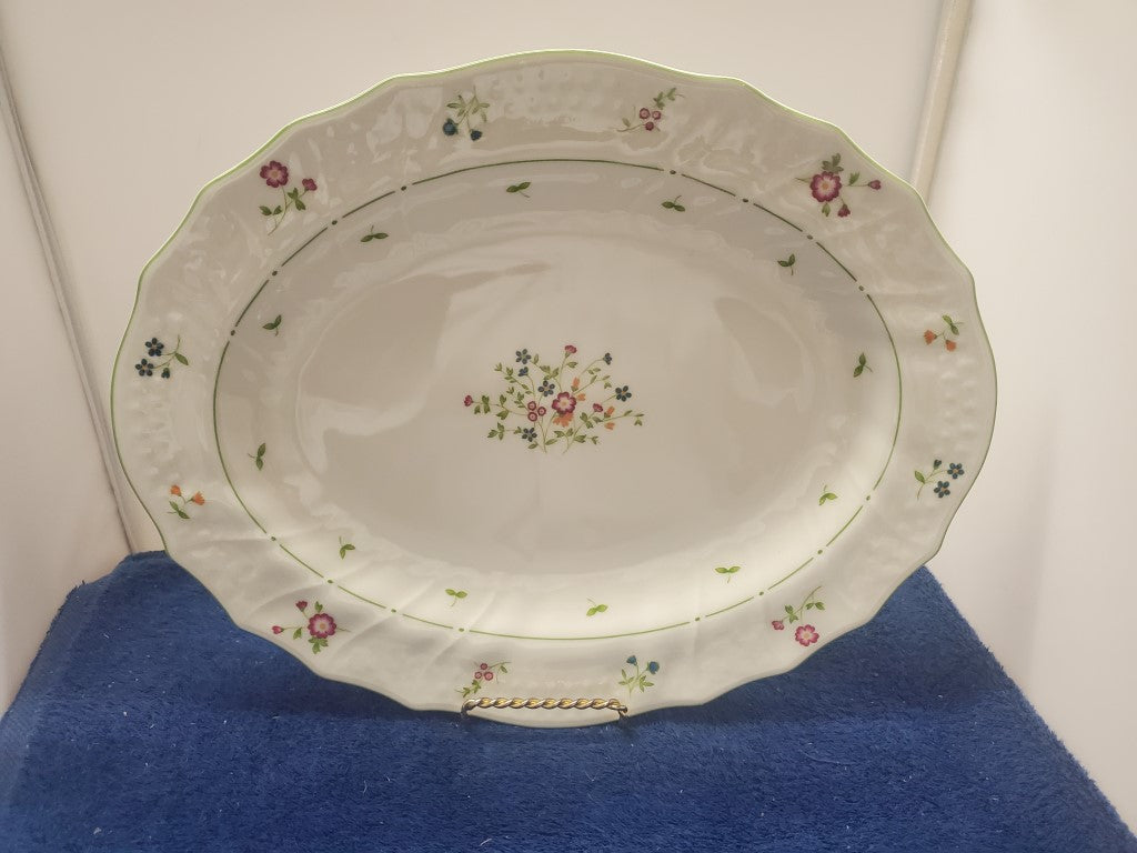 Royal Doulton Avignon 13" Oval Serving Platter LK