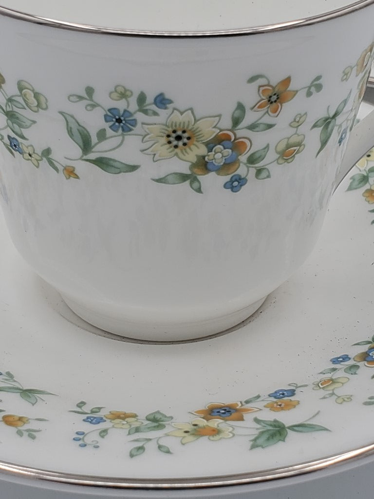 Set of 5 Royal Doulton Ainsdale Cup & Saucer Sets LK