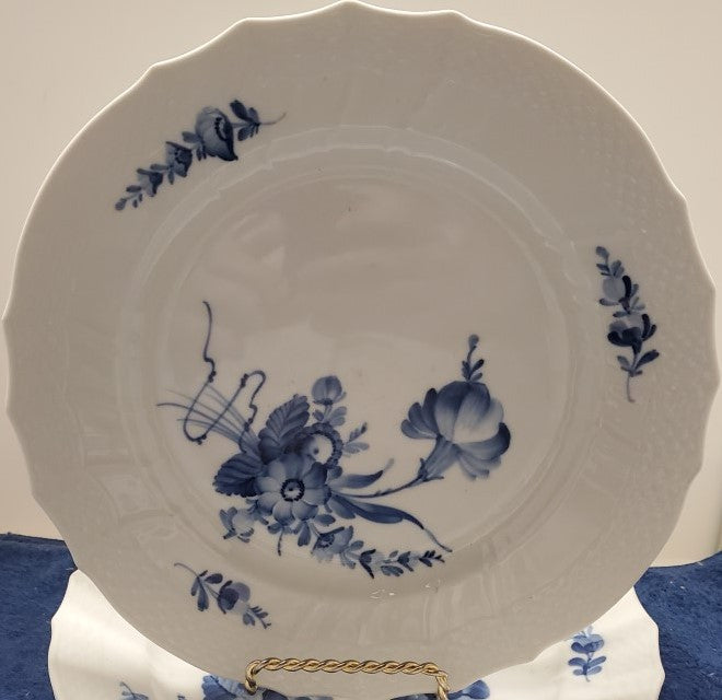 Royal Copenhagen Blue Flowers (Curved) Luncheon Plate (1623) JNM101625