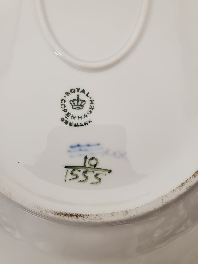 Royal Copenhagen Blue Flowers Curved Gold Oval Serving Platter (1555)