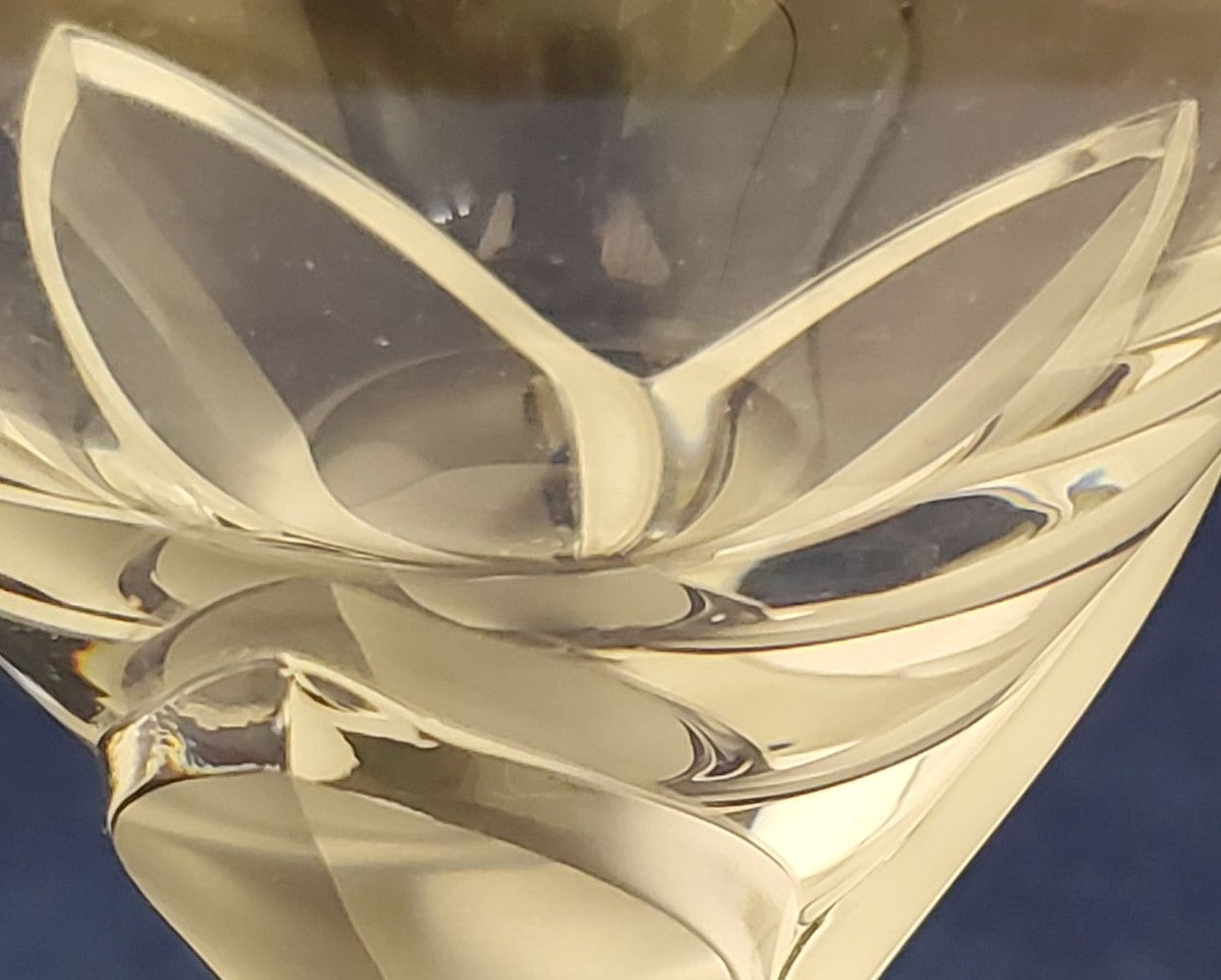 Rosenthal Iris (Frosted Stem) Bell