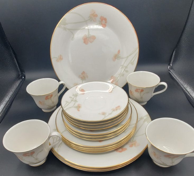 Royal Doulton Harmony 4 - 5 Piece Place Setting LK