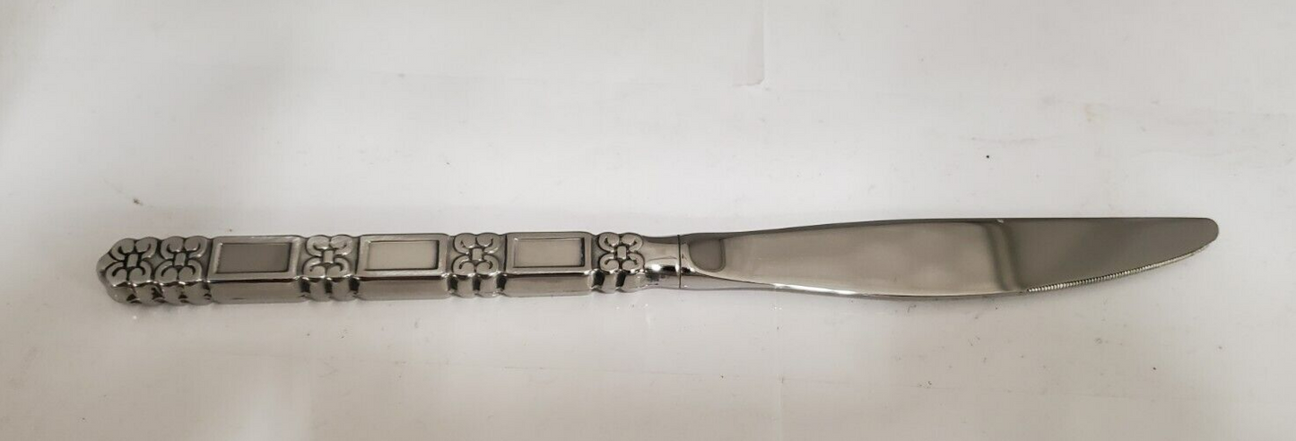 Set of 4 Oneida Madrid-No Black (Stainless) Modern Hollow Knives