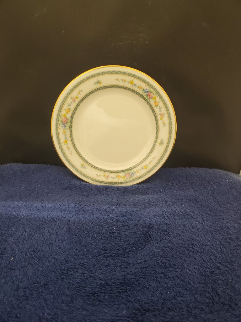 Set of 2 Noritake Amenity Dinner Plates LK