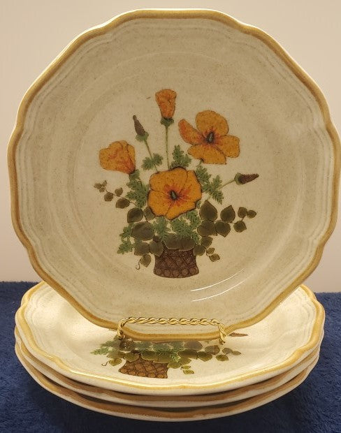 Set of 4 Mikasa Petunias Dinner Plates