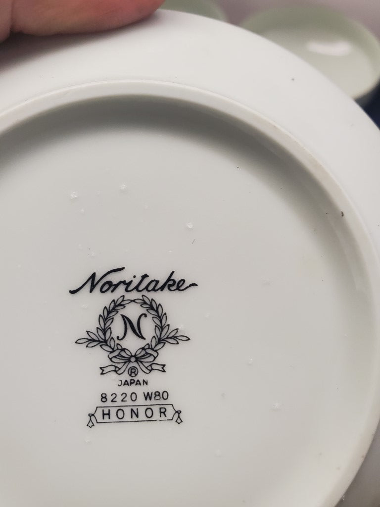 Set of 8 Noritake Honor Green Fruit Bowls LK