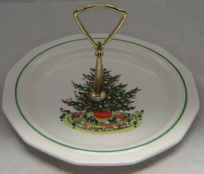 Pfaltzgraff Christmas Heritage Round Serving Plate With Handle (Salad Plate)