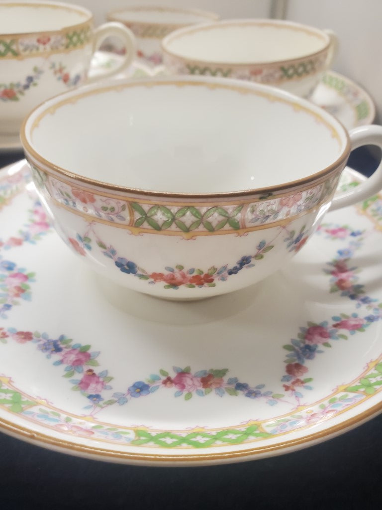 Set of 7 Royal Worcester W9200 Cup & Saucers LK