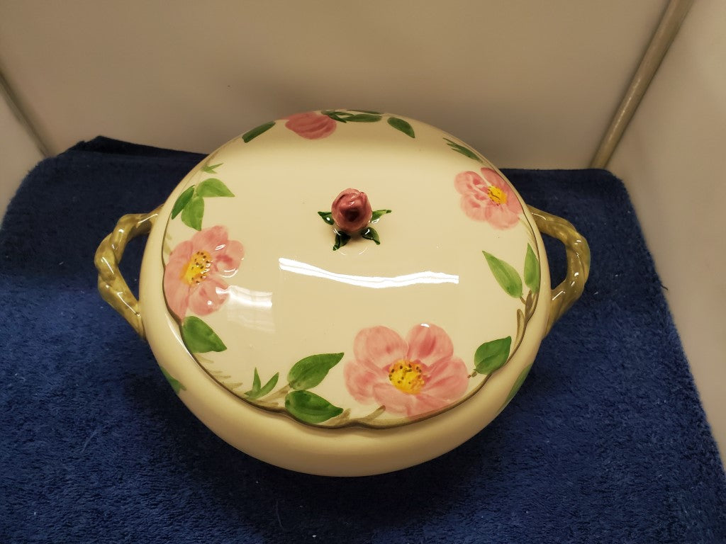 Franciscan Desert Rose (USA) Covered Vegetable Bowl LK