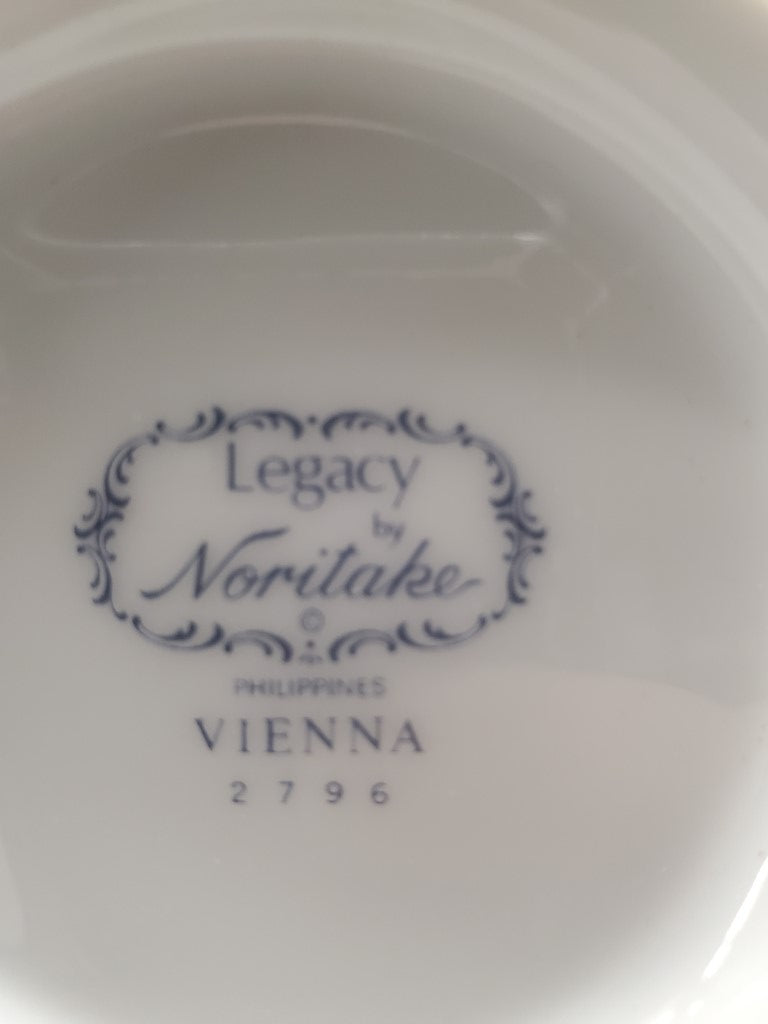 Noritake Vienna Sugar Bowl with Lid LK