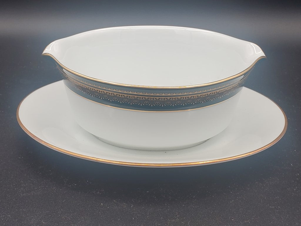 Noritake Coventry Gravy Boat with Attached Underplate LK