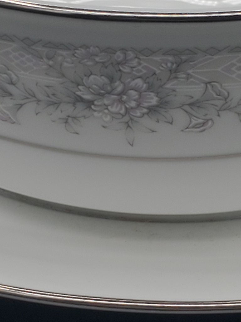 Noritake Sweet Leilani Gravy Boat with attached Underplate LK