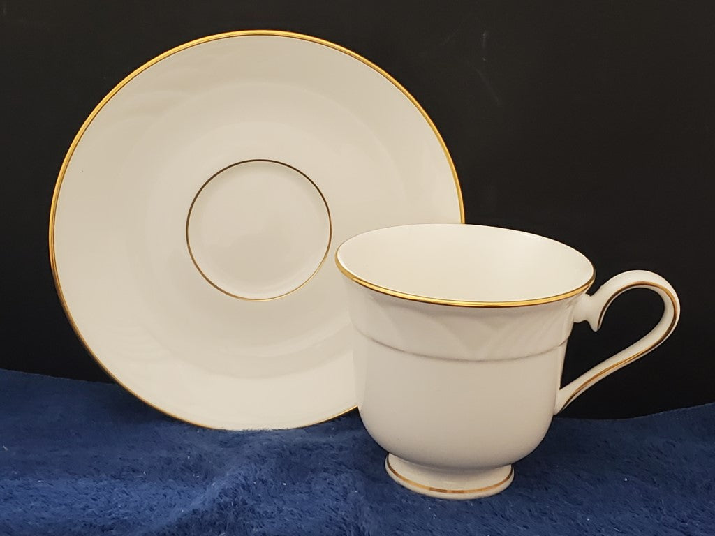Set of 3 Lenox Snowdrift Gold Cup & Saucer Sets LK