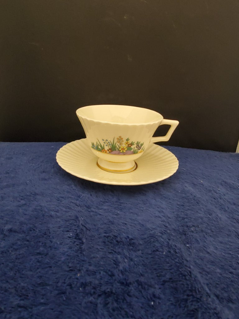 Set of 5 Lenox Rutledge Cup & Saucer Sets