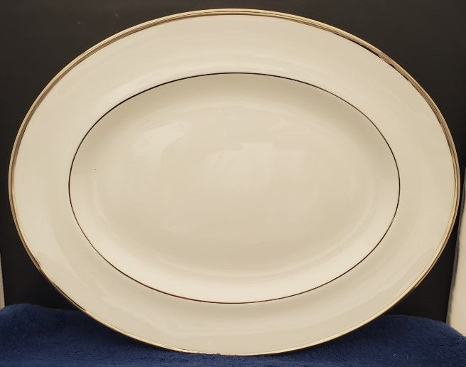 Wedgwood Carlyn 14" Oval Serving Platter LK