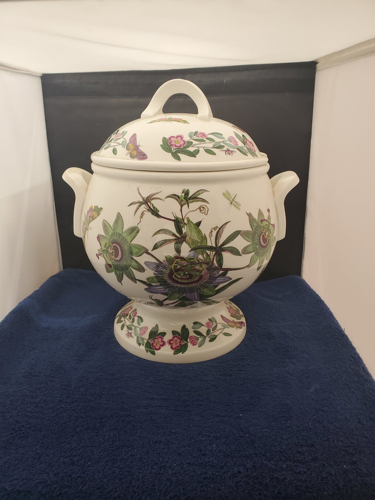 Portmeirion Botanic Garden Tureen & Lid (Passion Flower/Shrubby Peony)