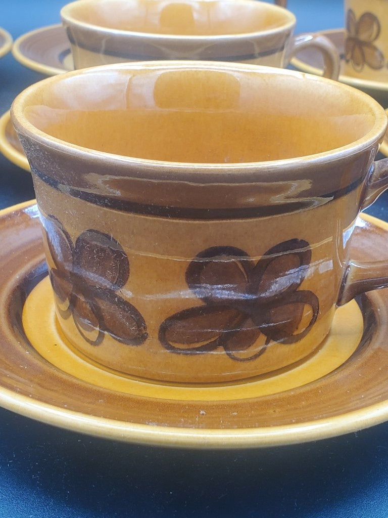 Set of 7 Metlox Poppytrail Vernon Carmel Cup & Saucer Sets LK