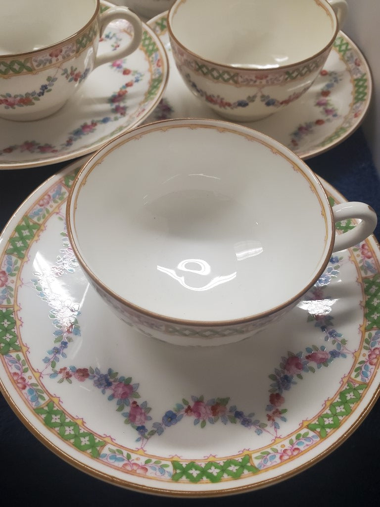 Set of 7 Royal Worcester W9200 Cup & Saucers LK