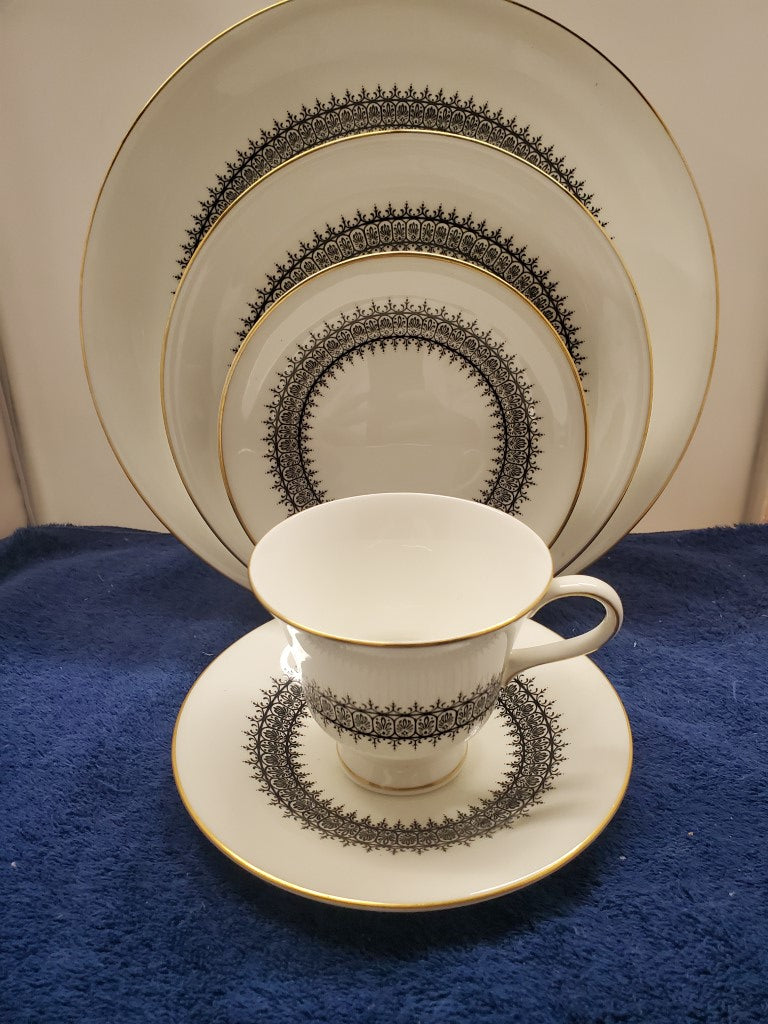 Wedgwood Astor 5 Piece Place Setting LK