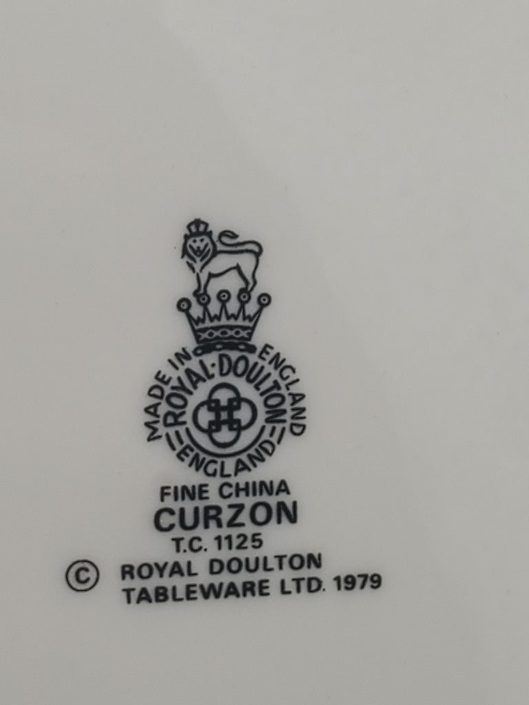Set of 3 Royal Doulton Curzon Dinner Plates LK