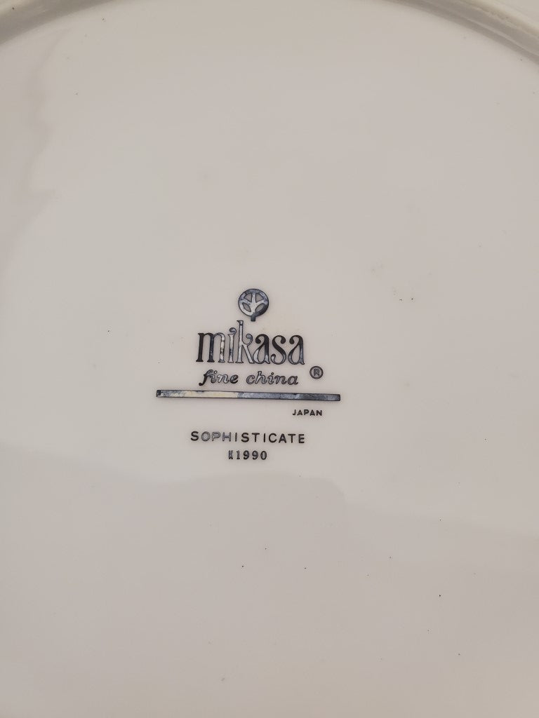 Set of 4 Mikasa Sophisticate White Salad Plates LK