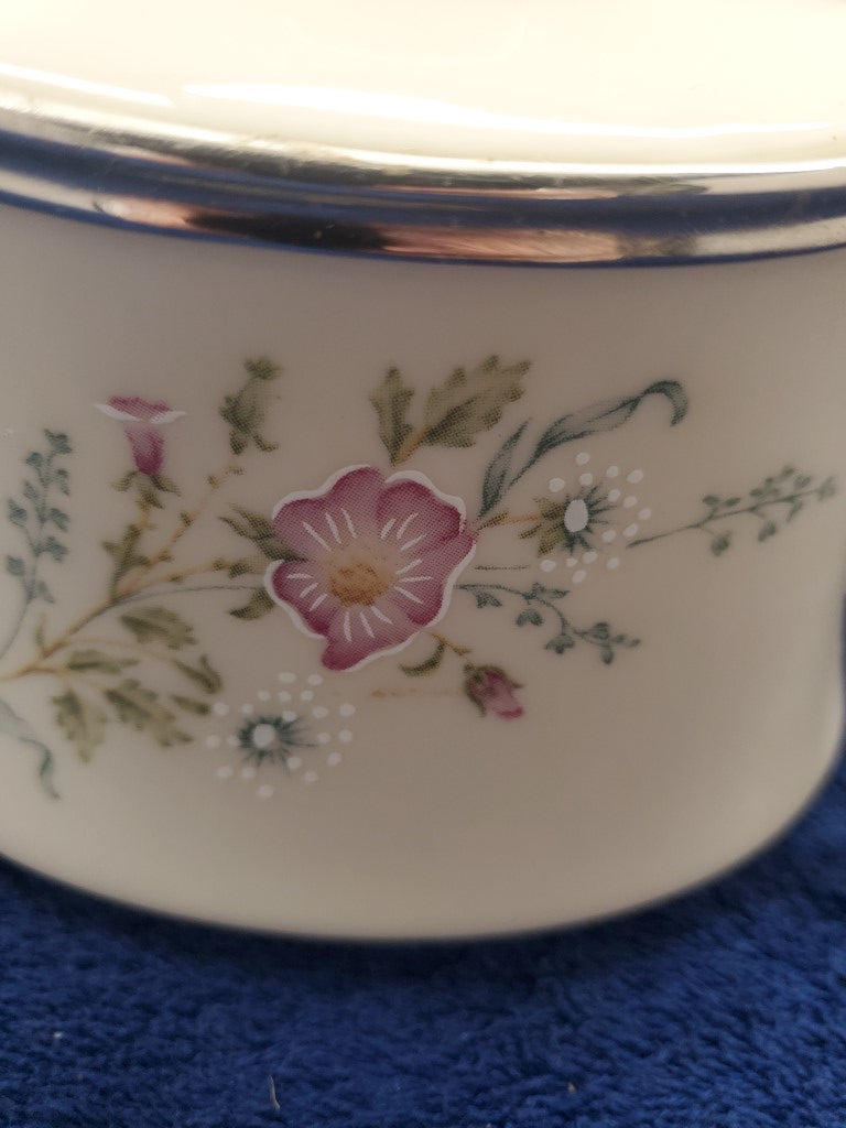 Lenox Flirtation Sugar Bowl with Lid LK