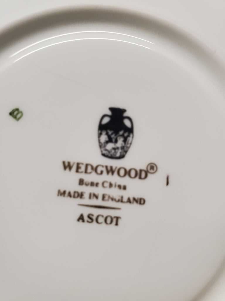 Set of 2 Wedgwood Ascot Cup & Saucer Sets LK