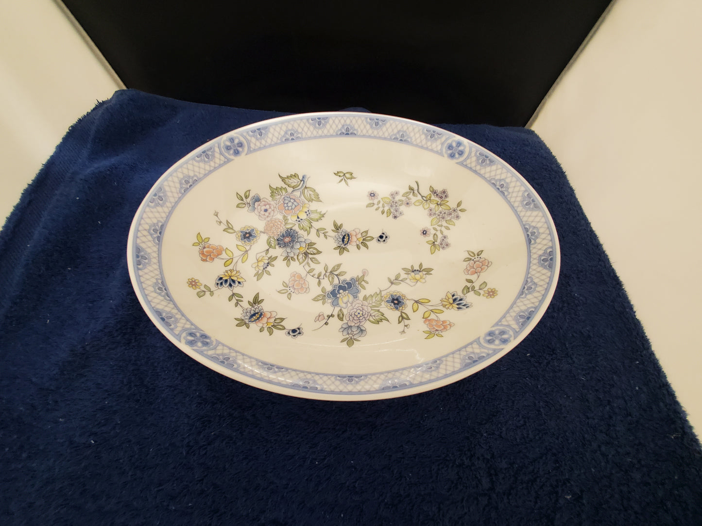 Royal Doulton Coniston 9" Oval Vegetable Bowl LK