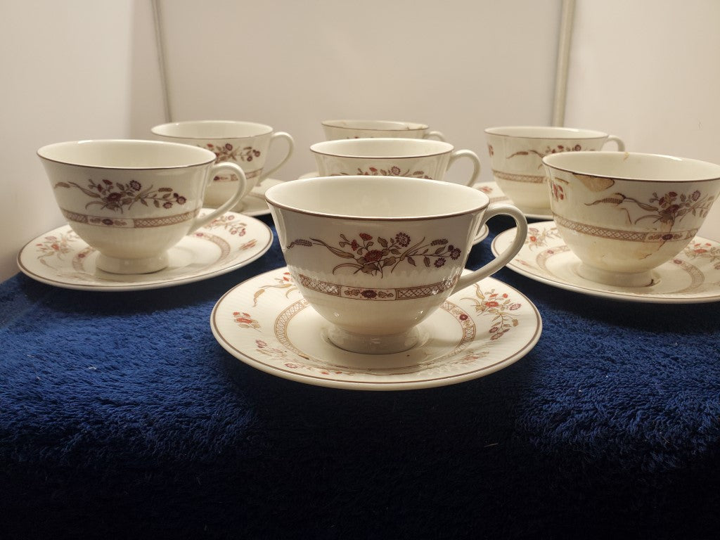 Set of 7 Royal Doulton Russet Glen Cup & Saucer Sets LK