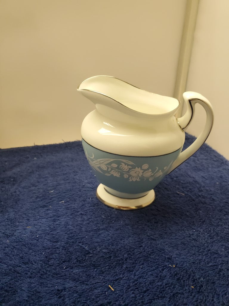 Royal Doulton Alexandria Creamer & Sugar Bowl with Lid