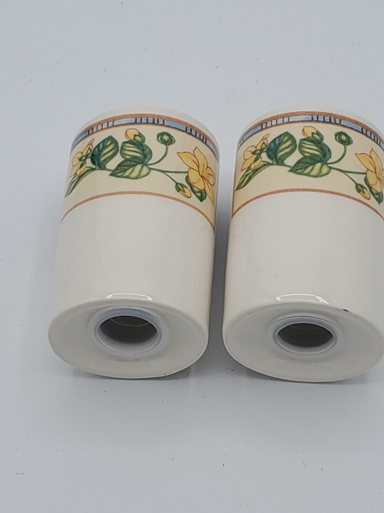 Set of 2 Johnson Brothers Spring Medley Pepper Shakers (3 Holes) LK