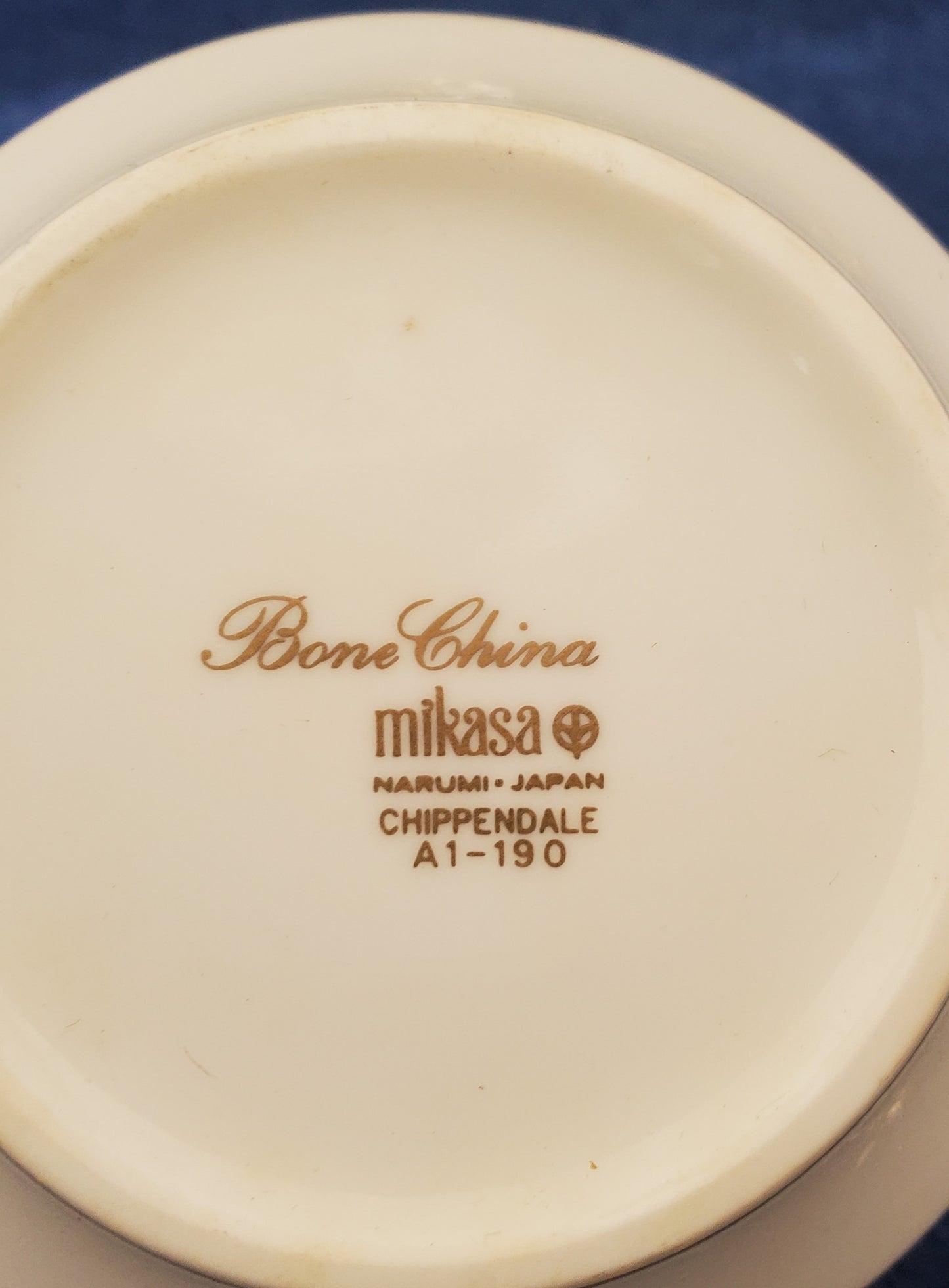 Mikasa Chippendale Sugar Bowl with Lid LK