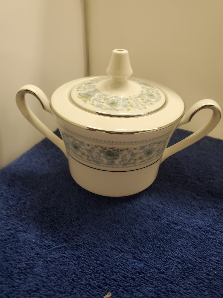 Noritake Monteleone Creamer & Sugar Bowl with Lid LK