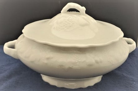 Phillipe Deshoulieres California (Blanc De Blanc) Covered Vegetable Bowl