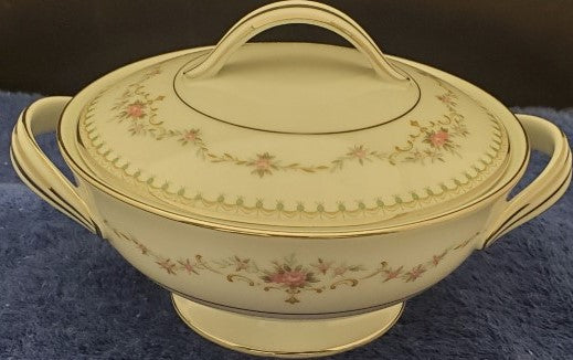 Noritake Fairmont Sugar Bowl & Lid LK