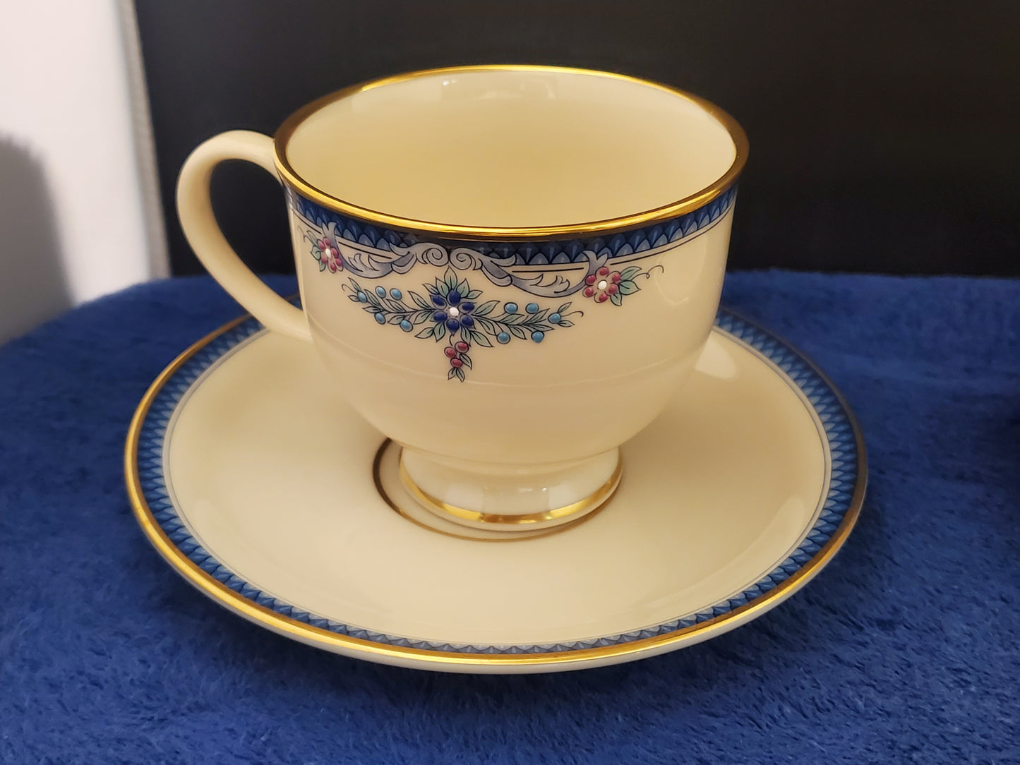 Set of 2 Lenox Columbia Cup & Saucer Sets