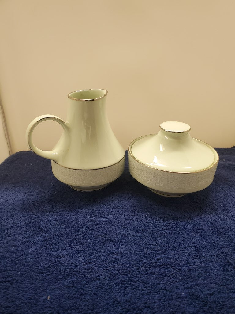Noritake Promise Me Creamer & Sugar Bowl with Lid LK